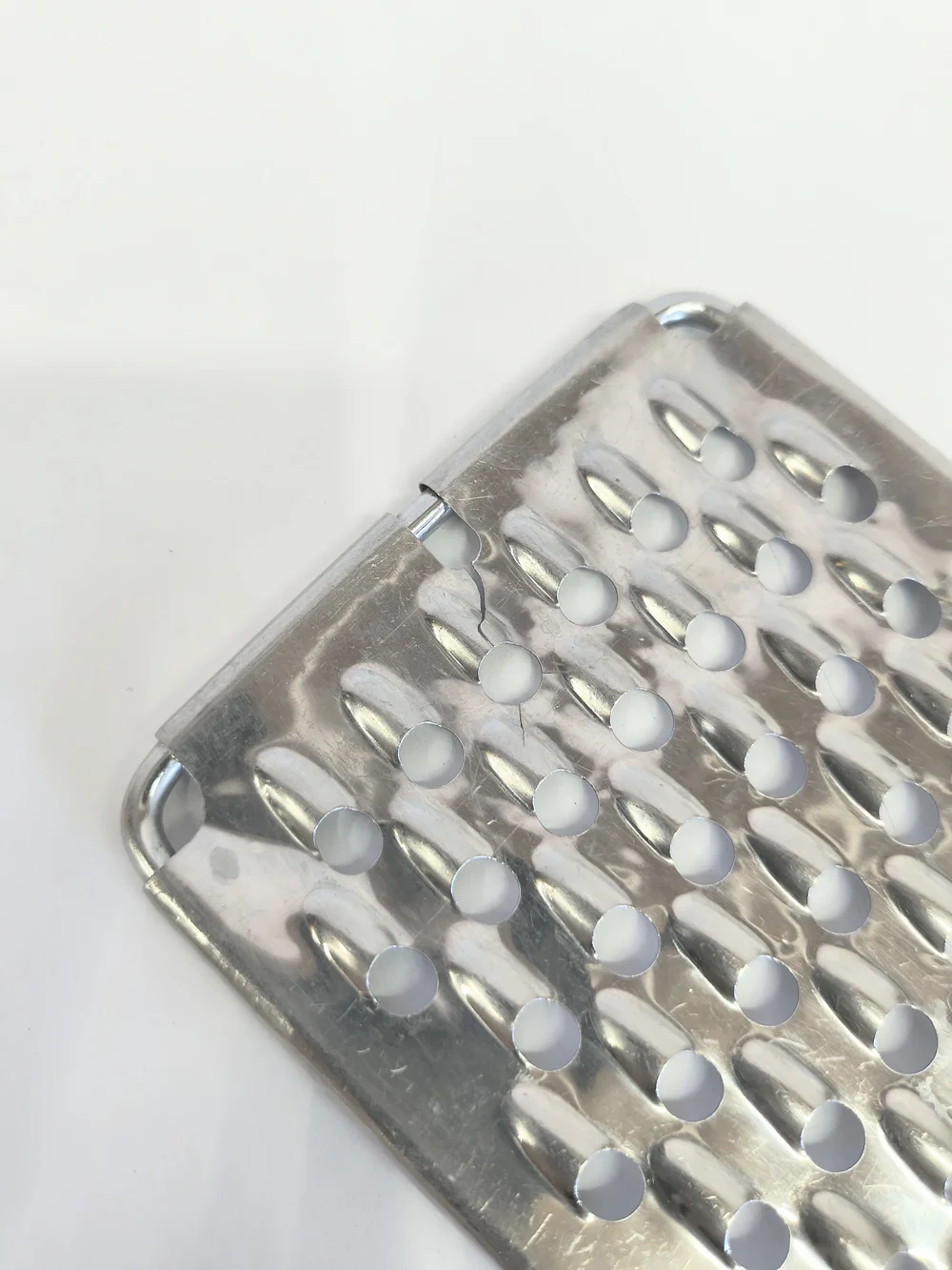 VINTAGE EKCO MCM Hand Stainless Grater  Cream Handle 11 in USA